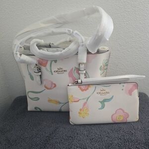 RARE NWT COACH C8217 Mollie 25 DREAMY LAND Floral Chalk bag w/NWT Large Wristlet